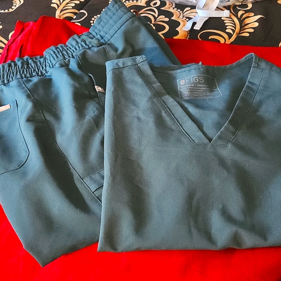 Uniform set - Picture 5 of 5